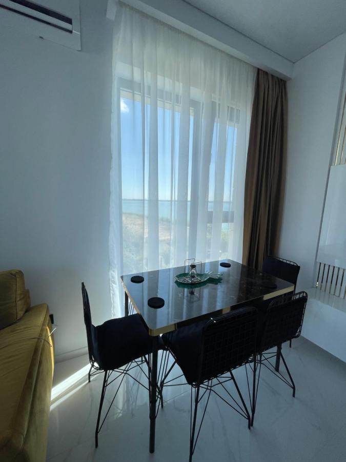 Studio303 By Allegio: Mamaia'S Seaside Luxury Near Finest Clubs & Beaches 外观 照片