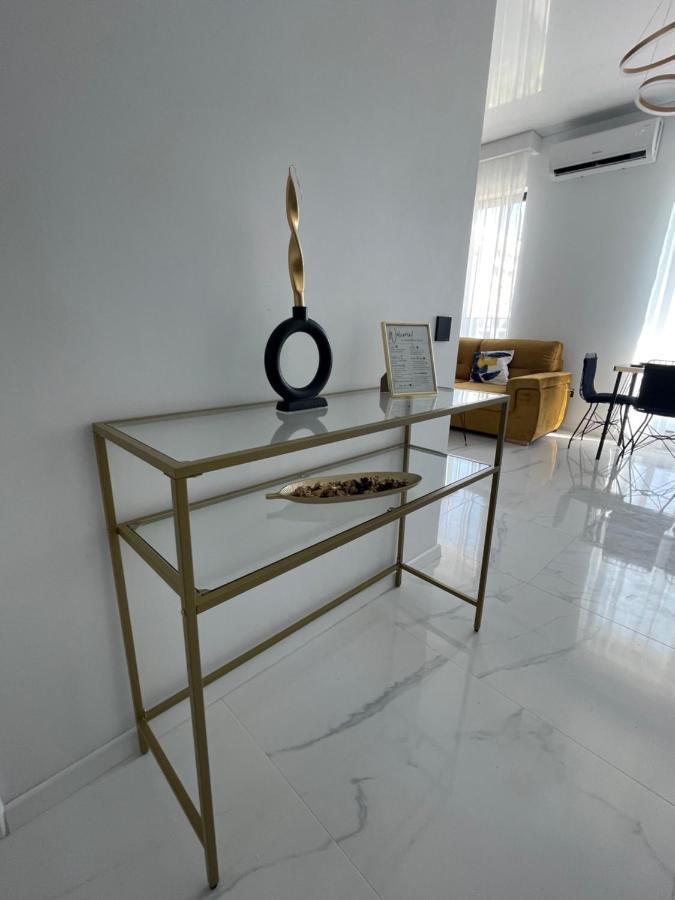 Studio303 By Allegio: Mamaia'S Seaside Luxury Near Finest Clubs & Beaches 外观 照片